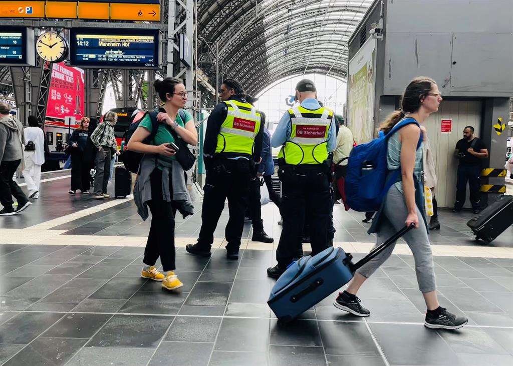 Sicherheit auf dem Bahnhof | Foto: Arnold/VDV